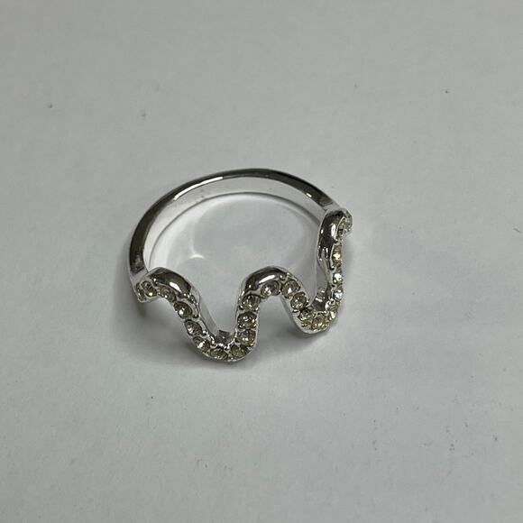 Cocktail fashion silver ring women's size 6.75 with rhinestone inset - Picture 5 of 11